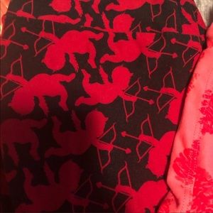 LuLaRoe OS Valentine Leggings